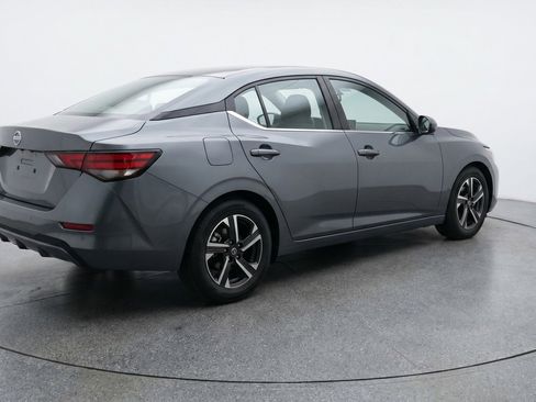 Used 2025 Nissan Sentra SV FWD image 9