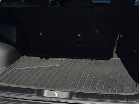 Used 2021 Jeep Cherokee Latitude w/ Mopar Interior Package FWD image 8