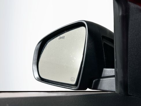 Used 2025 Jeep Compass Limited AWD/4WD image 16