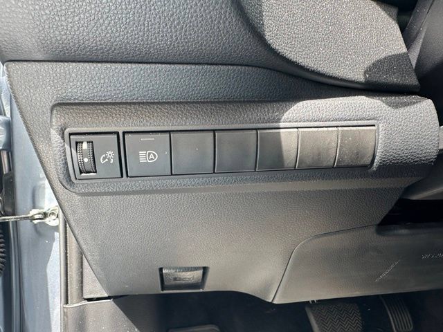 Used 2022 Toyota Corolla LE FWD image 22