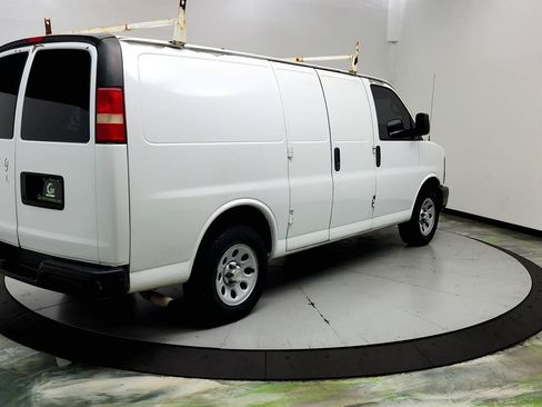 Used 2013 Chevrolet Express 1500 RWD image 4