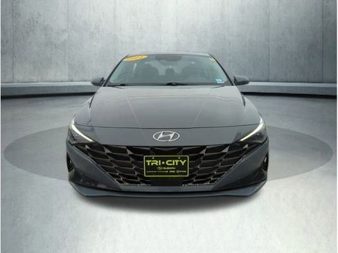 Used 2021 Hyundai Elantra Limited image 10