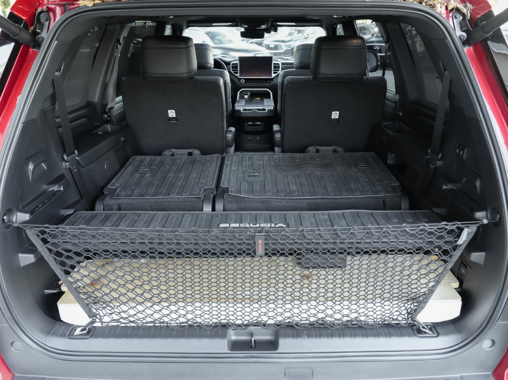 Used 2024 Toyota Sequoia Platinum AWD/4WD image 43