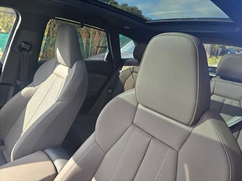 New 2025 Audi Q5 Prestige image 25