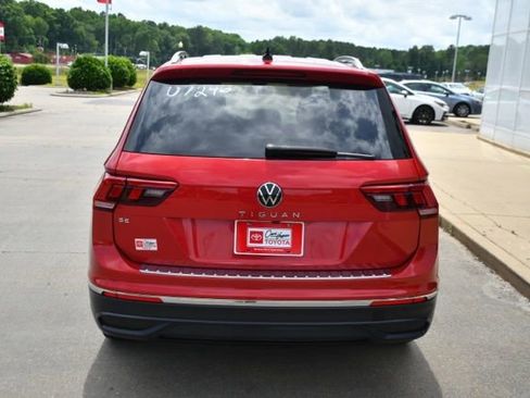 Used 2023 Volkswagen Tiguan SE FWD image 4