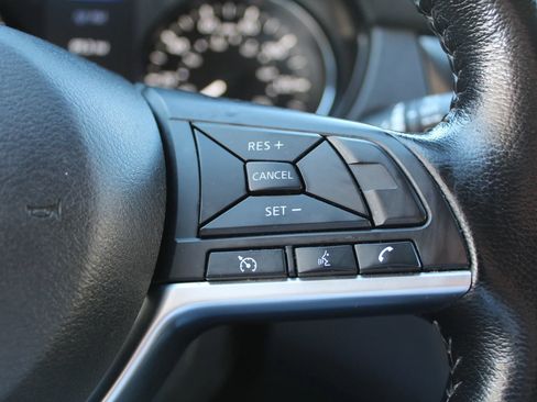 Used 2021 Nissan Rogue Sport SV FWD image 17