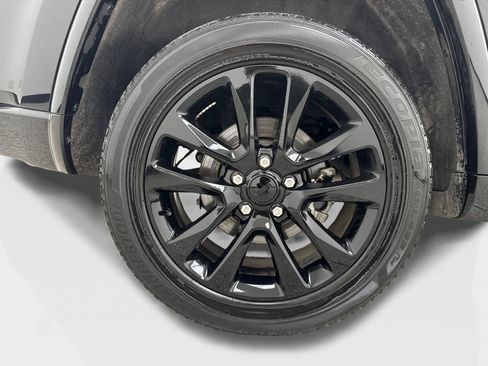 Used 2022 Jeep Grand Cherokee Laredo X RWD image 47