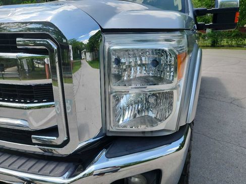 Used 2011 Ford F250 Lariat w/ Lariat Interior Pkg image 3