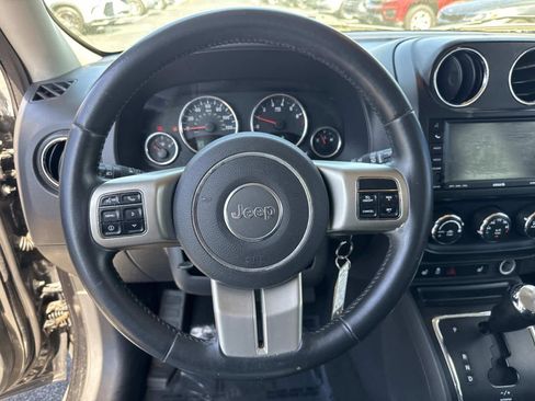 Used 2011 Jeep Patriot Latitude FWD image 40