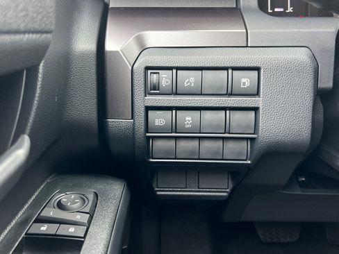 New 2026 Toyota 4Runner SR5 AWD/4WD image 24