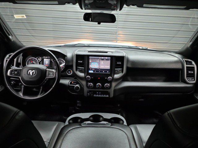 Used 2024 RAM 3500 Tradesman w/ Chrome Appearance Group AWD/4WD image 16