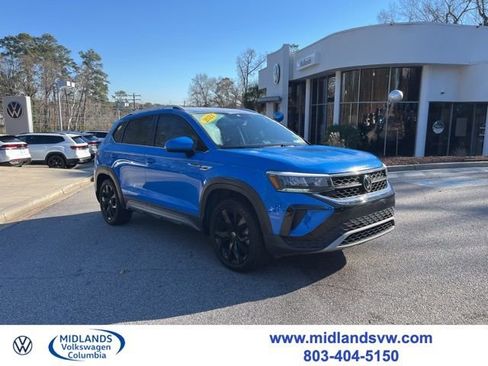 Used 2023 Volkswagen Taos SE image 1