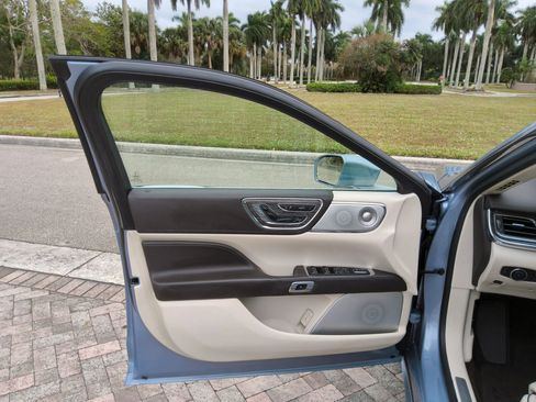 Used 2019 Lincoln Continental Black Label image 19