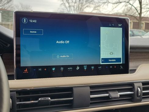 New 2026 Lincoln Corsair Reserve w/ Rear Removable Package Tray image 27