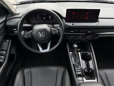 Used 2023 Honda Accord Touring image 10