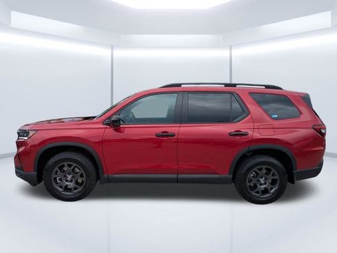 Used 2025 Honda Pilot TrailSport image 7
