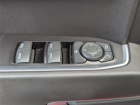 Used 2022 Chevrolet Silverado 1500 LT image 17