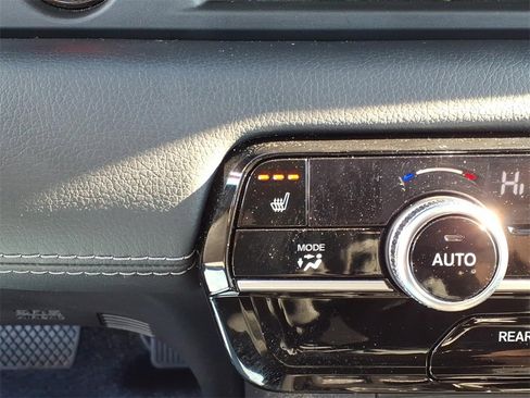 Used 2024 Honda Pilot Touring image 21