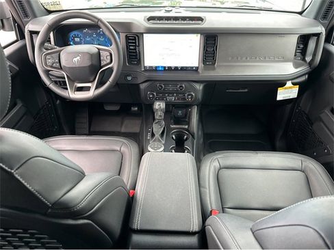 New 2025 Ford Bronco Badlands image 8