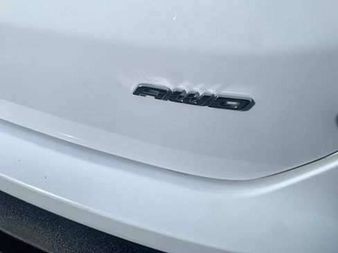 Used 2024 Ford Edge SEL image 10