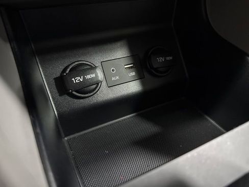 Used 2020 Hyundai Elantra SE FWD image 19