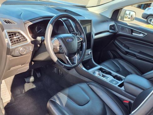 Used 2022 Ford Edge Titanium image 16