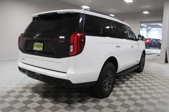 Used 2025 Ford Expedition Tremor AWD/4WD image 11