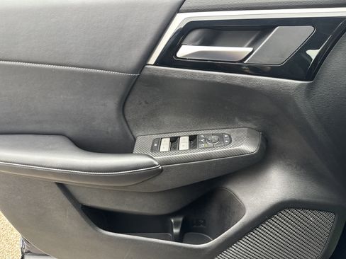 Used 2024 Mitsubishi Outlander SE Black Edition image 9