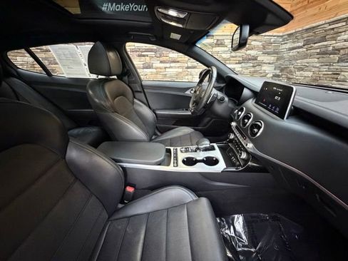 Used 2018 Kia Stinger GT2 AWD/4WD image 14