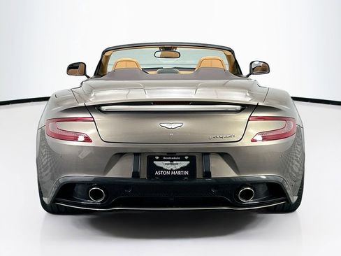 Used 2017 Aston Martin Vanquish Volante image 32