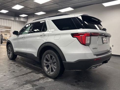 New 2026 Ford Explorer Active w/ Active Comfort Package image 8