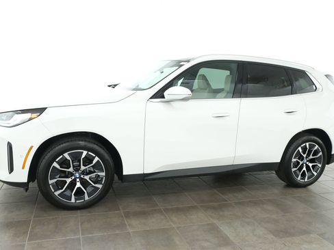 Used 2026 BMW X3 xDrive30i w/ Convenience Package AWD/4WD image 2