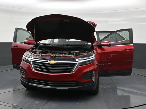 Used 2024 Chevrolet Equinox LT FWD image 32
