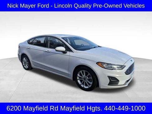 Used 2020 Ford Fusion SE image 1