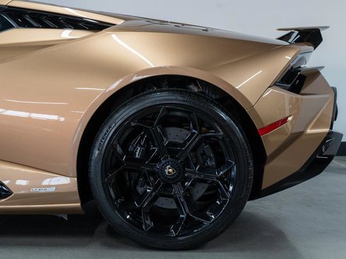 Used 2024 Lamborghini Huracan Tecnica image 20