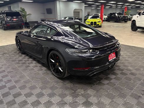 Used 2018 Porsche 718 Cayman GTS image 11