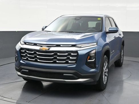 Used 2026 Chevrolet Equinox LT FWD image 8
