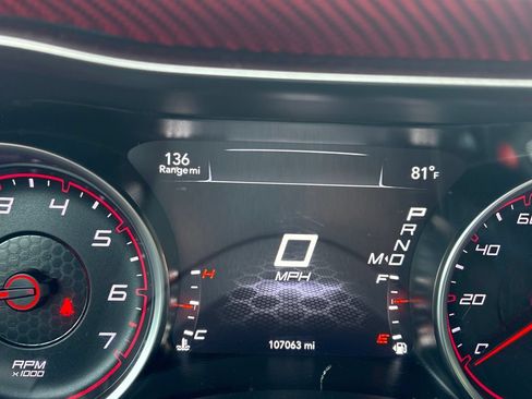 Used 2019 Dodge Charger SXT w/ Leather Interior Group RWD image 4