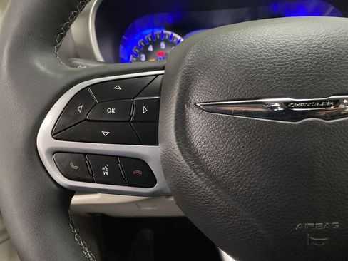 Used 2024 Chrysler Pacifica Touring-L image 20