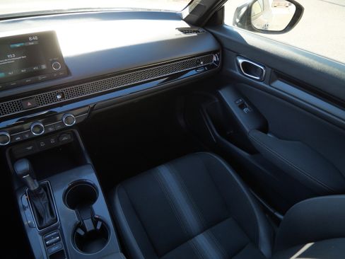 Used 2025 Honda Civic Sport image 11