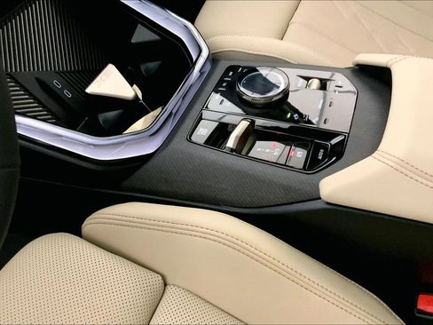 Certified 2025 BMW X3 xDrive30i w/ Convenience Package image 22