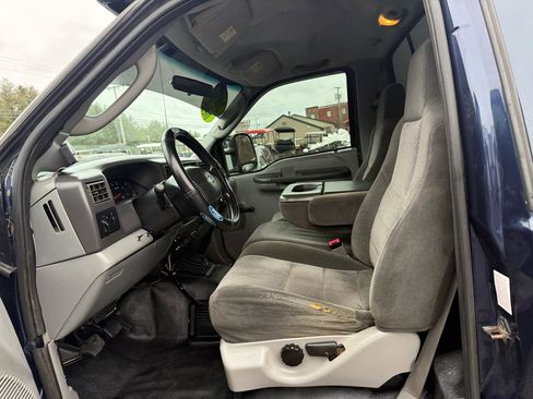 Used 2003 Ford F350 4x4 Regular Cab Super Duty image 32