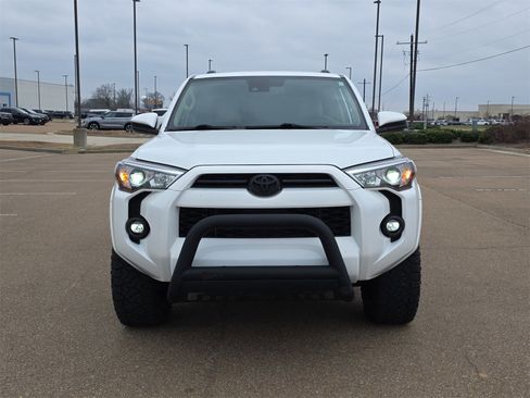 Used 2022 Toyota 4Runner SR5 image 3