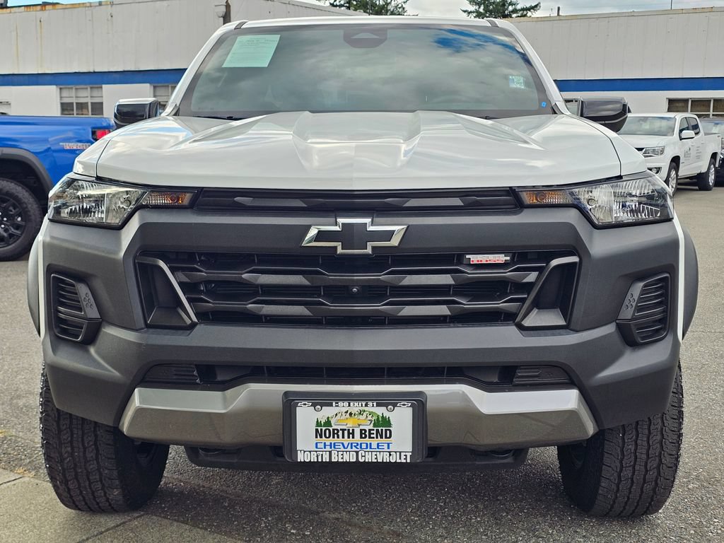 Used 2024 Chevrolet Colorado Trail Boss w/ Technology Package AWD/4WD image 2