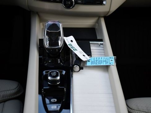 New 2026 Volvo XC60 B5 Ultra w/ Protection Package Premier image 25