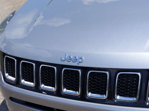 Used 2021 Jeep Compass Limited AWD/4WD image 9