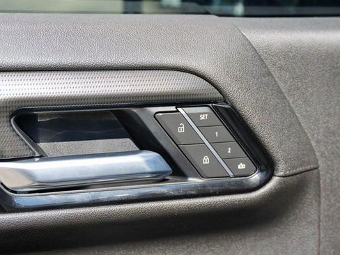 Used 2025 GMC Sierra 2500 AT4 AWD/4WD image 11