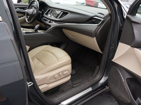 Used 2019 Buick Enclave Essence AWD/4WD image 29