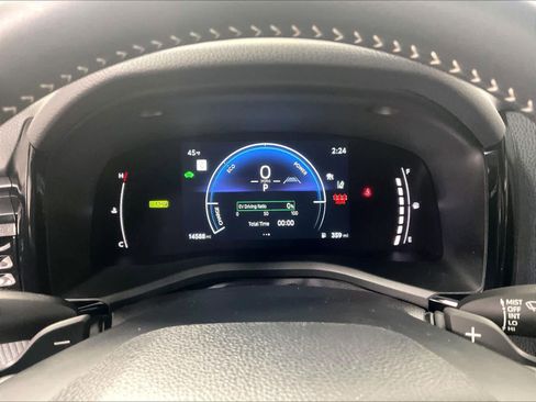 Used 2025 Toyota Camry SE image 24