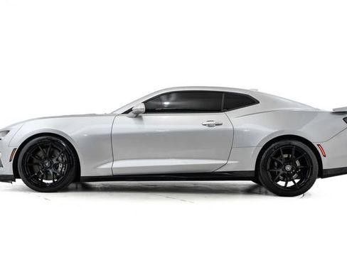 Used 2018 Chevrolet Camaro ZL1 RWD image 9
